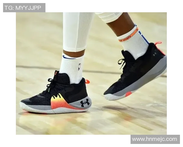 球星上脚新款战靴震撼登场引爆赛场关注度与热议